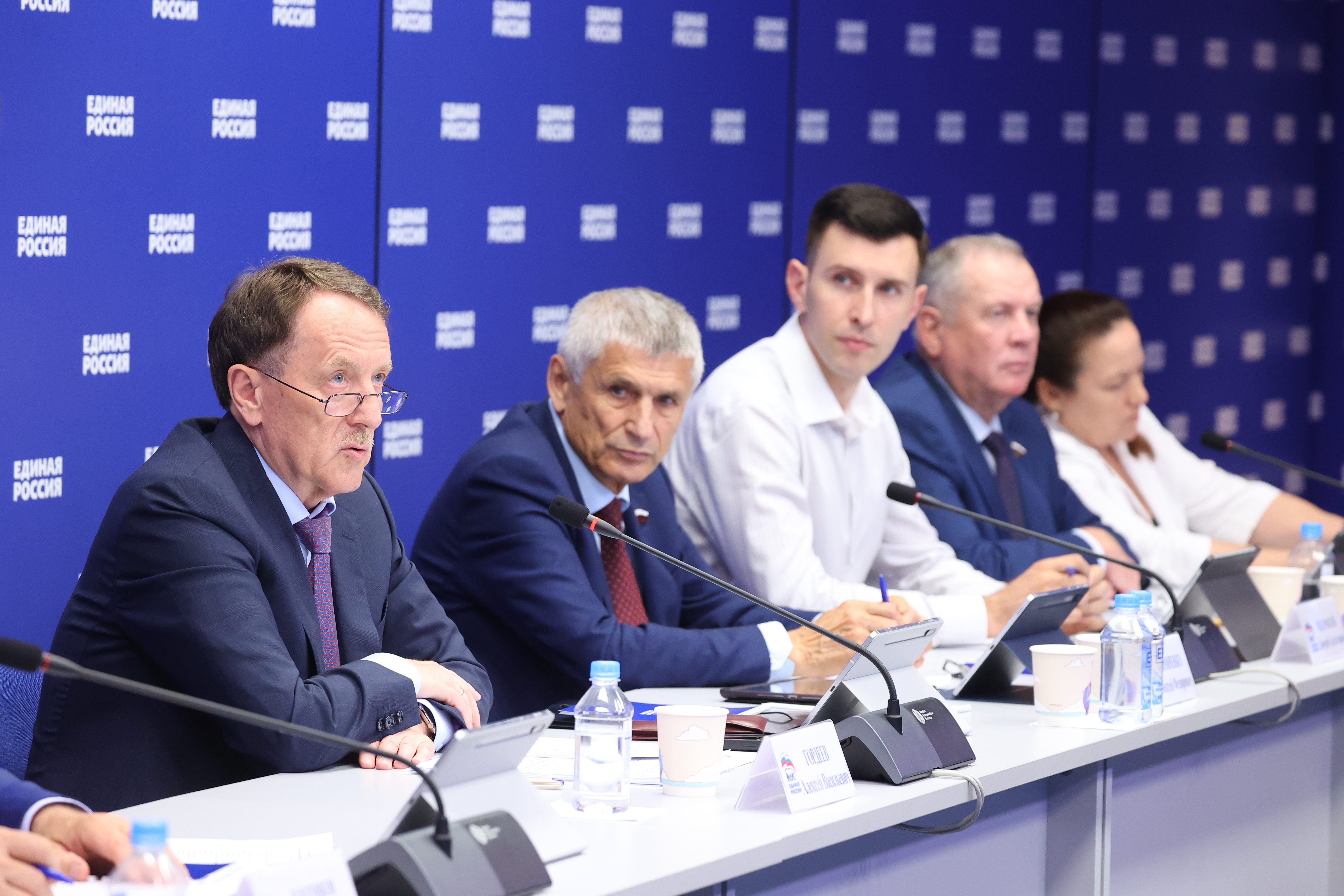 «Единая Россия» запустила проект по поддержке молодых специалистов на селе «Агронаставники»